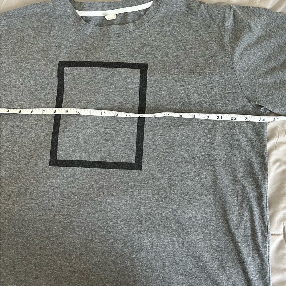 Minimalist Men’s Gray T-Shirt with Black Square Design, Size XXL - Picture 6 of 7